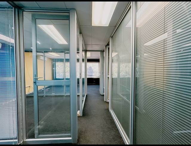 109M² OFFICE TO LET IN BEDFORDVIEW